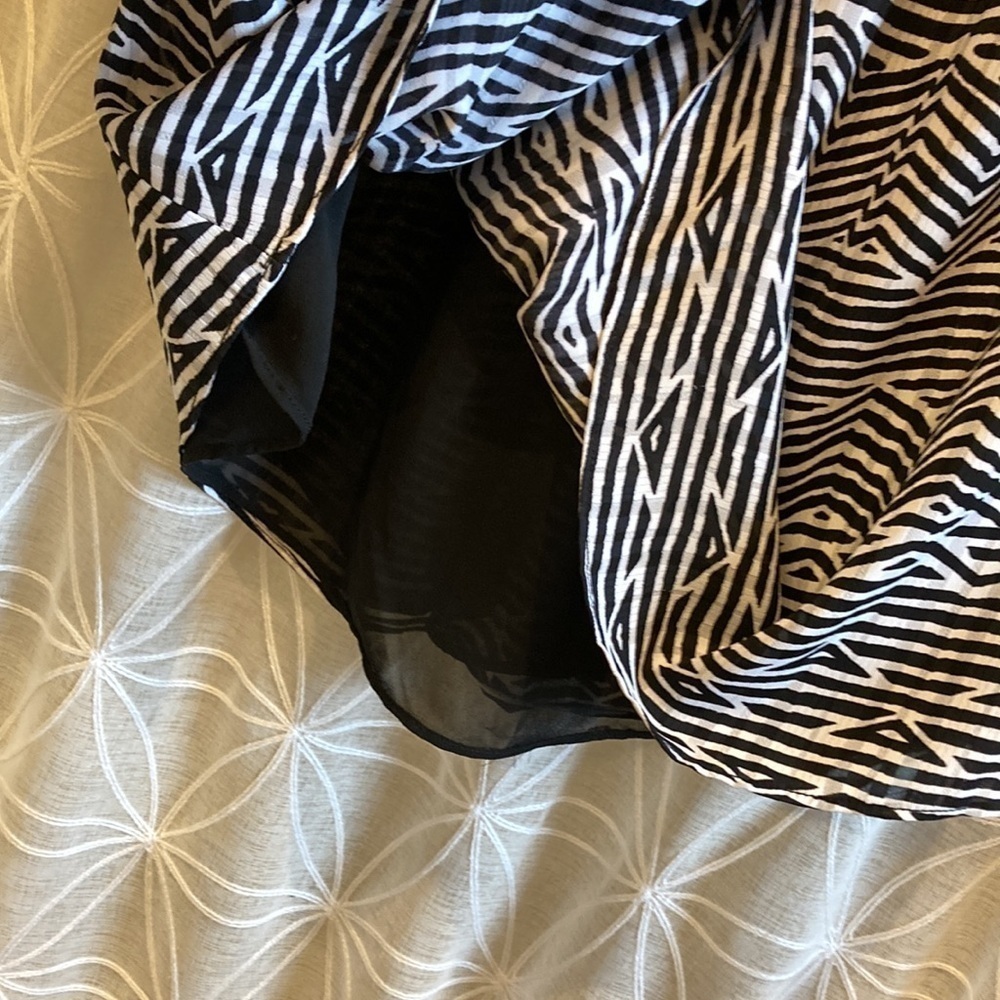 WHBM Aztec Pattern Blouse - Picture 8 of 13